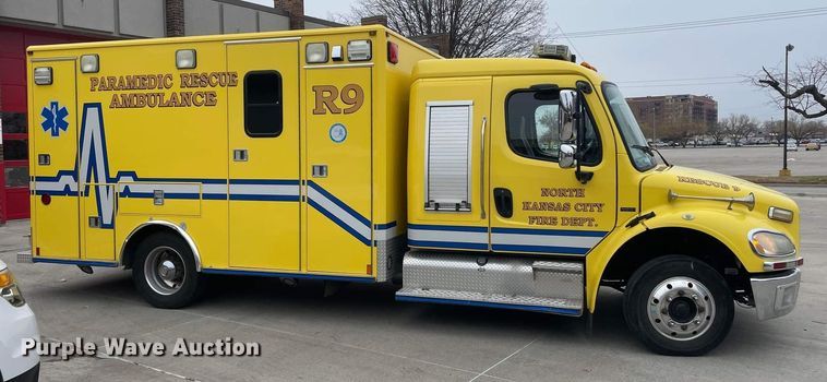 image for item JC9934 2007 Freightliner Business Class M2  ambulance