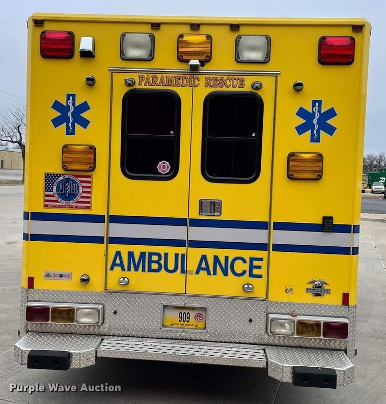image for item JC9934 2007 Freightliner Business Class M2  ambulance