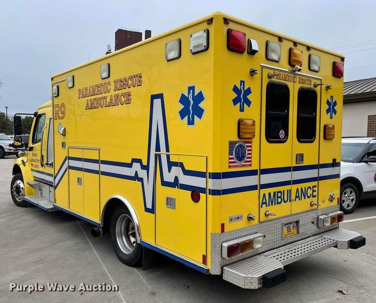 image for item JC9934 2007 Freightliner Business Class M2  ambulance