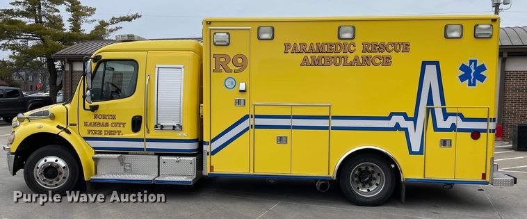 image for item JC9934 2007 Freightliner Business Class M2  ambulance