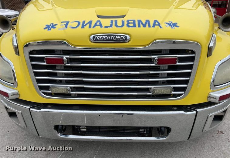 image for item JC9934 2007 Freightliner Business Class M2  ambulance