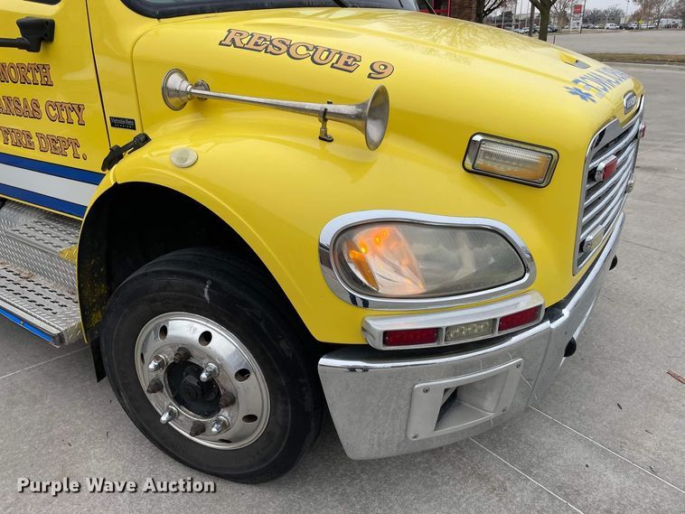 image for item JC9934 2007 Freightliner Business Class M2  ambulance