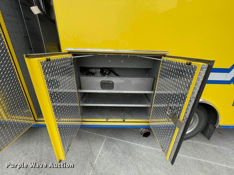 image for item JC9934 2007 Freightliner Business Class M2  ambulance