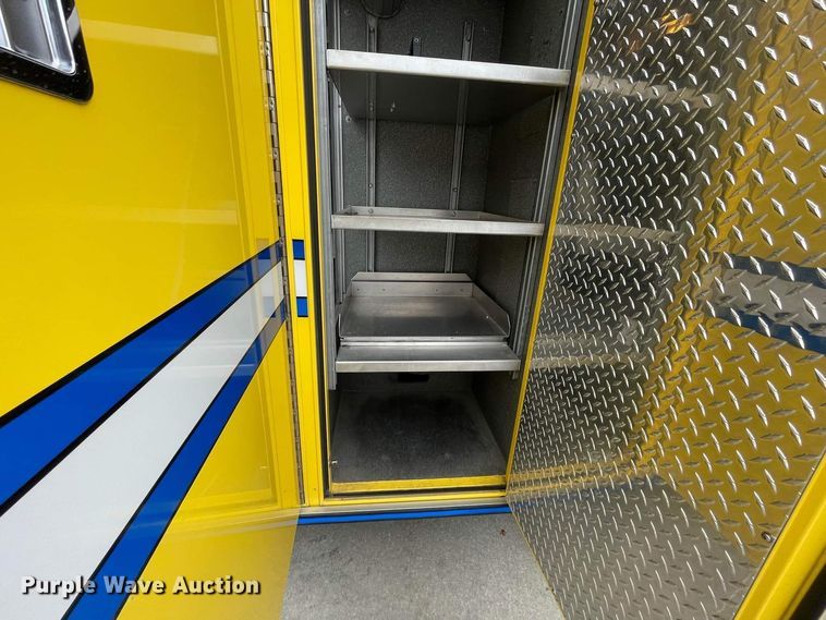 image for item JC9934 2007 Freightliner Business Class M2  ambulance