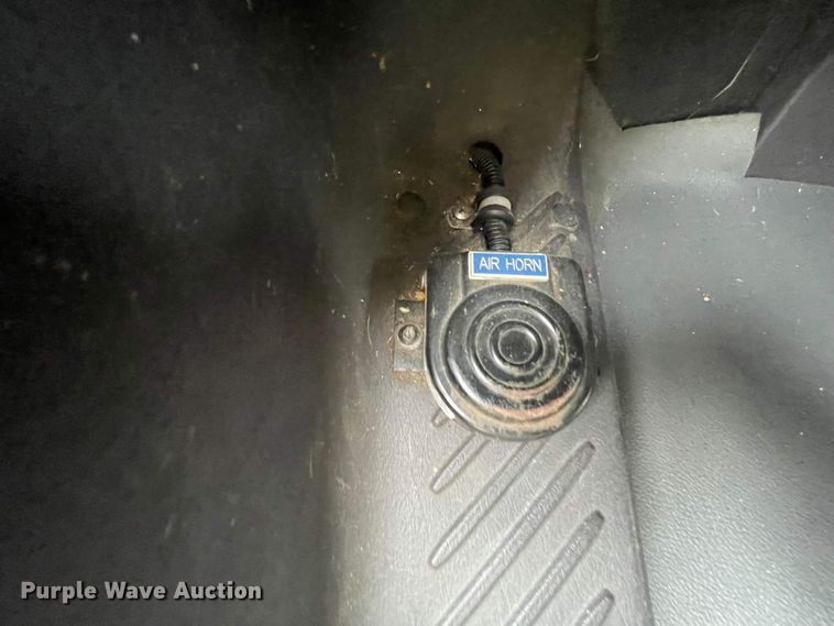 image for item JC9934 2007 Freightliner Business Class M2  ambulance