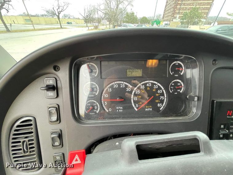 image for item JC9934 2007 Freightliner Business Class M2  ambulance