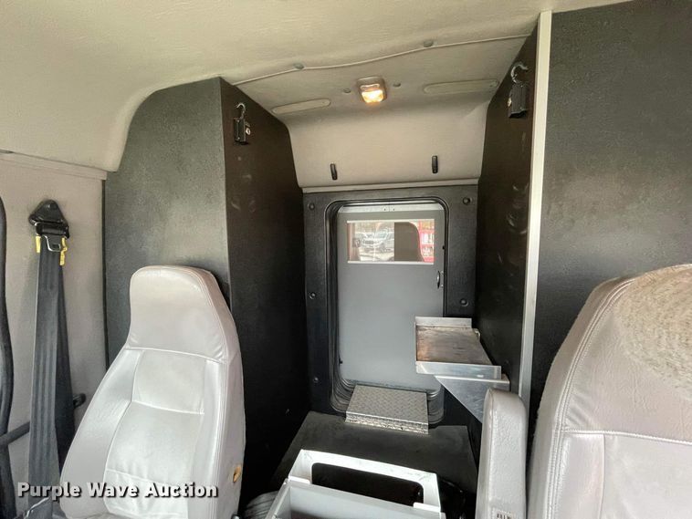 image for item JC9934 2007 Freightliner Business Class M2  ambulance