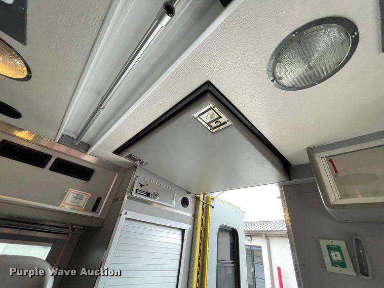 image for item JC9934 2007 Freightliner Business Class M2  ambulance