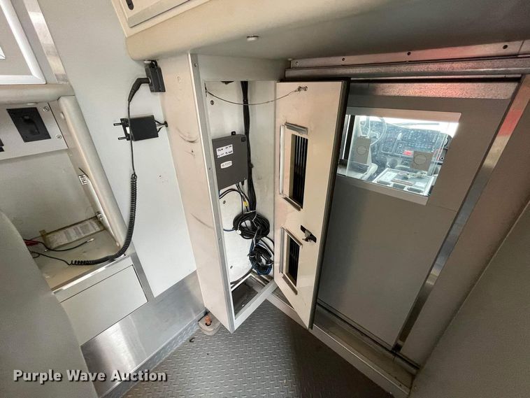 image for item JC9934 2007 Freightliner Business Class M2  ambulance