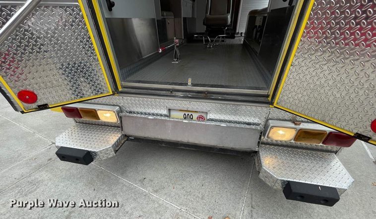 image for item JC9934 2007 Freightliner Business Class M2  ambulance