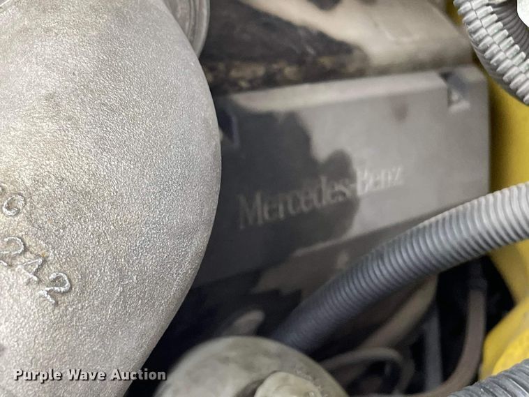 image for item JC9934 2007 Freightliner Business Class M2  ambulance