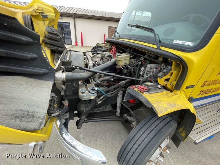 image for item JC9934 2007 Freightliner Business Class M2  ambulance