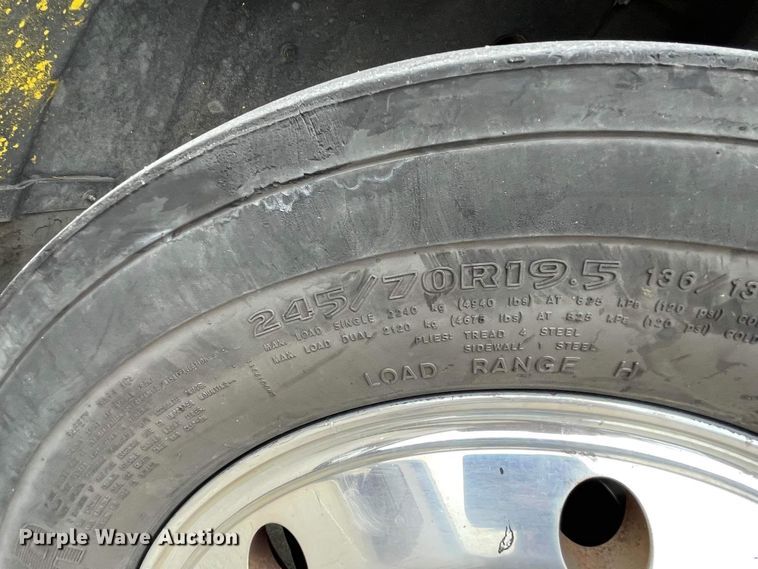 image for item JC9934 2007 Freightliner Business Class M2  ambulance