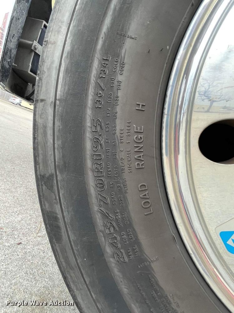 image for item JC9934 2007 Freightliner Business Class M2  ambulance