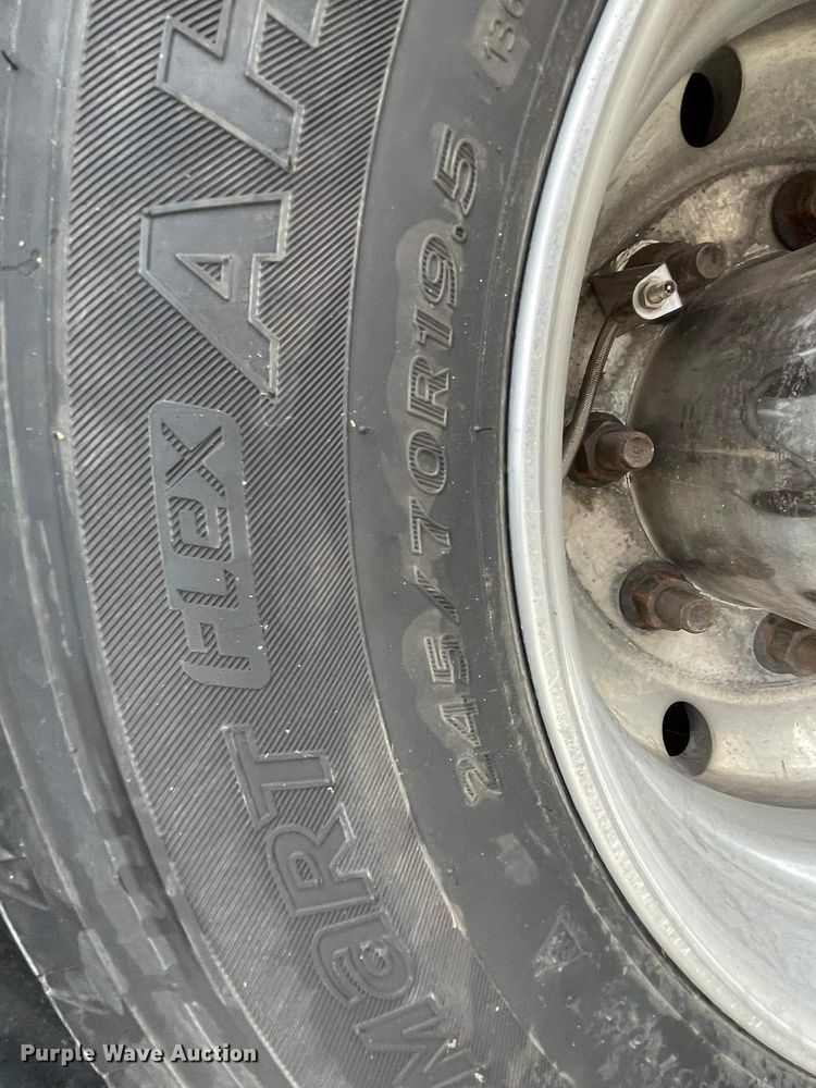 image for item JC9934 2007 Freightliner Business Class M2  ambulance