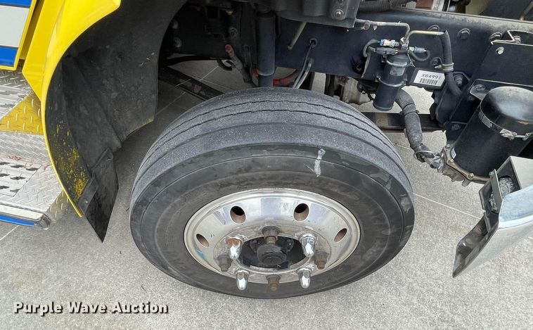 image for item JC9934 2007 Freightliner Business Class M2  ambulance