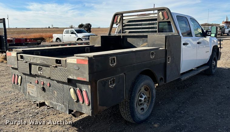 image for item JD9674 2013 Chevrolet Silverado 2500HD  Crew Cab flatbed truck