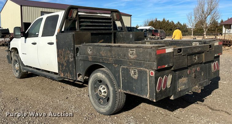 image for item JD9674 2013 Chevrolet Silverado 2500HD  Crew Cab flatbed truck