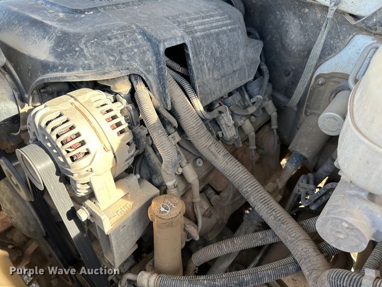 image for item JD9674 2013 Chevrolet Silverado 2500HD  Crew Cab flatbed truck