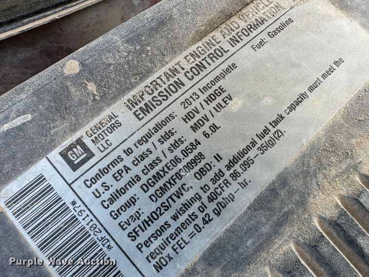 image for item JD9674 2013 Chevrolet Silverado 2500HD  Crew Cab flatbed truck