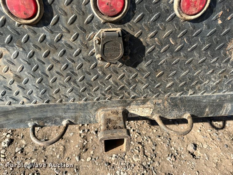 image for item JD9674 2013 Chevrolet Silverado 2500HD  Crew Cab flatbed truck