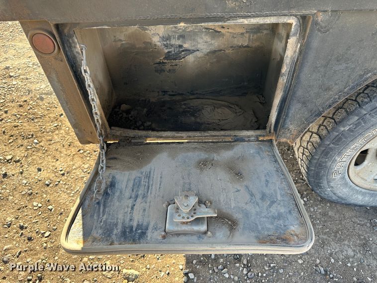 image for item JD9674 2013 Chevrolet Silverado 2500HD  Crew Cab flatbed truck