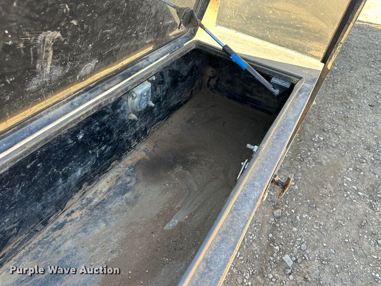 image for item JD9674 2013 Chevrolet Silverado 2500HD  Crew Cab flatbed truck