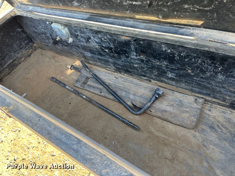 image for item JD9674 2013 Chevrolet Silverado 2500HD  Crew Cab flatbed truck