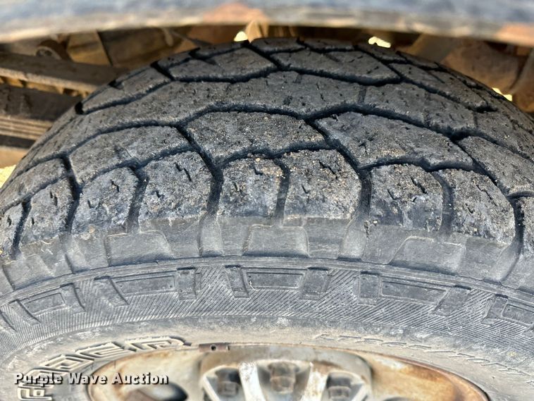 image for item JD9674 2013 Chevrolet Silverado 2500HD  Crew Cab flatbed truck