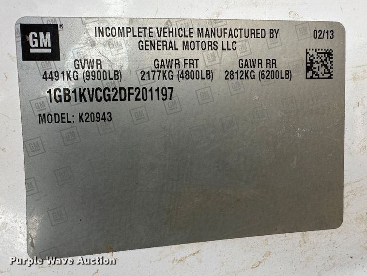 image for item JD9674 2013 Chevrolet Silverado 2500HD  Crew Cab flatbed truck