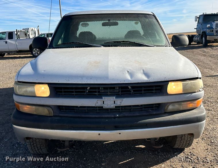 image for item JD9677 1999 Chevrolet Silverado 1500  Ext. Cab pickup truck