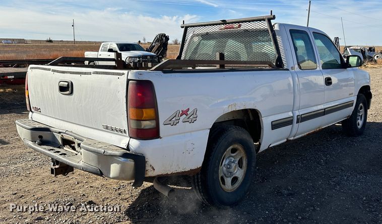 image for item JD9677 1999 Chevrolet Silverado 1500  Ext. Cab pickup truck