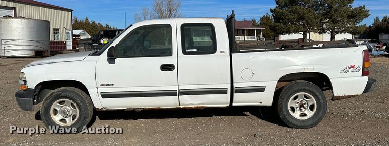 image for item JD9677 1999 Chevrolet Silverado 1500  Ext. Cab pickup truck
