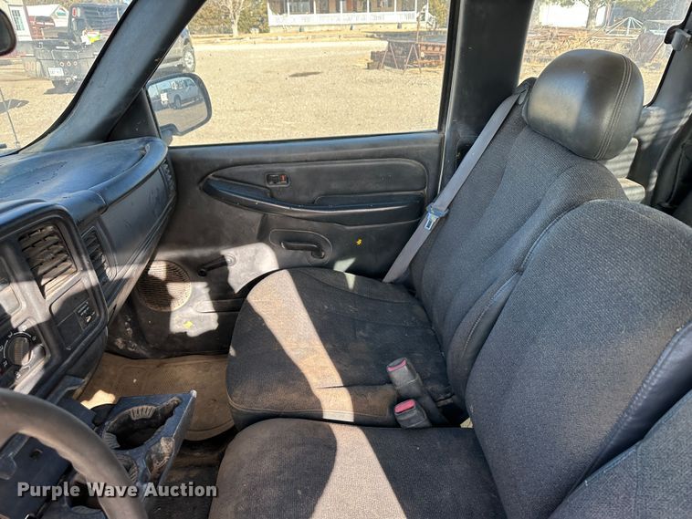 image for item JD9677 1999 Chevrolet Silverado 1500  Ext. Cab pickup truck