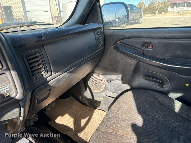 image for item JD9677 1999 Chevrolet Silverado 1500  Ext. Cab pickup truck