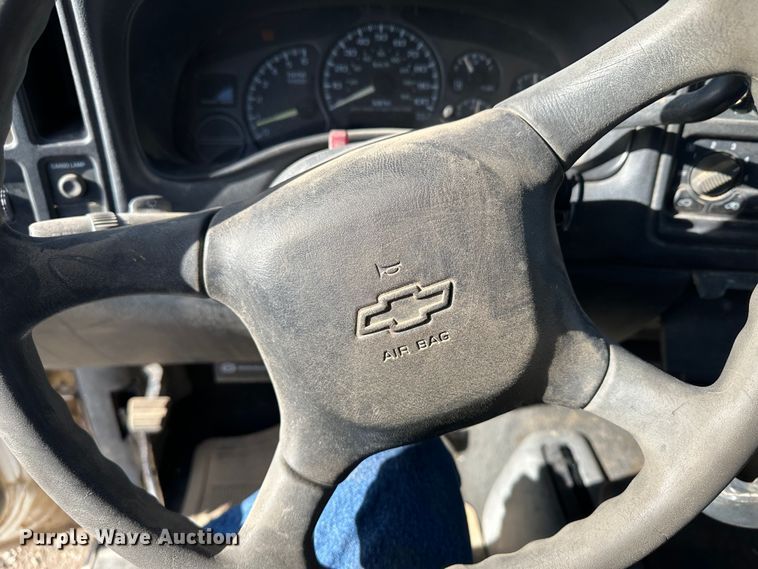 image for item JD9677 1999 Chevrolet Silverado 1500  Ext. Cab pickup truck