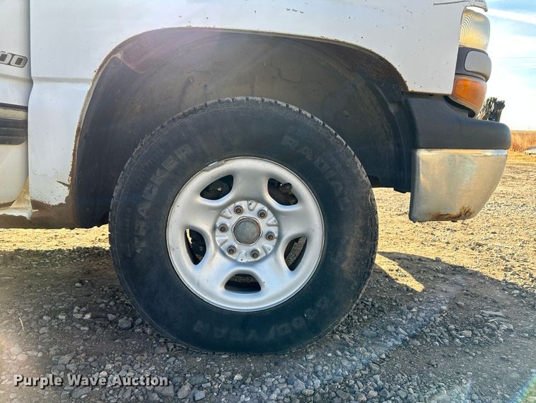 image for item JD9677 1999 Chevrolet Silverado 1500  Ext. Cab pickup truck