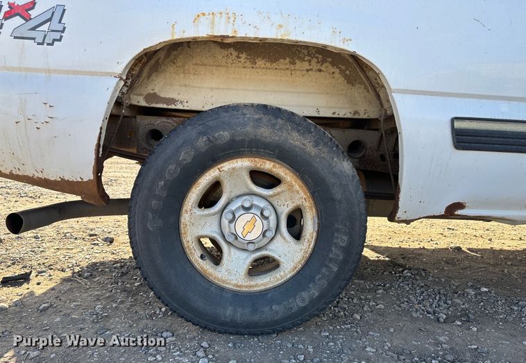 image for item JD9677 1999 Chevrolet Silverado 1500  Ext. Cab pickup truck