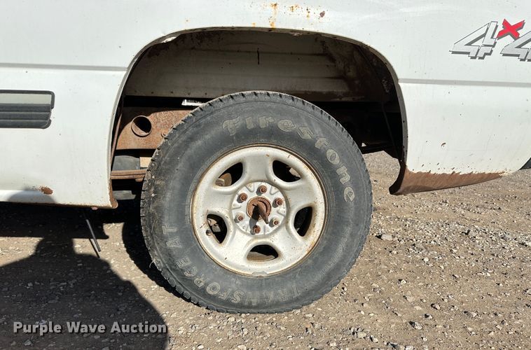 image for item JD9677 1999 Chevrolet Silverado 1500  Ext. Cab pickup truck