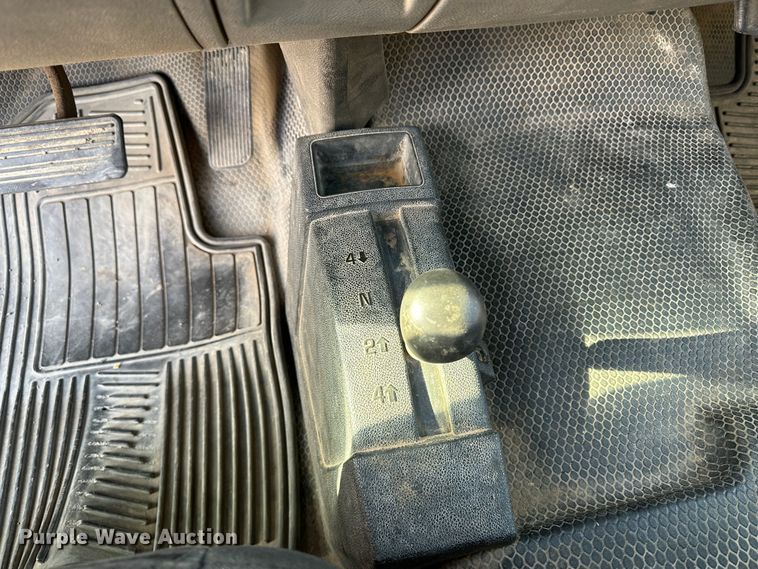 image for item JD9678 2013 Chevrolet Silverado 2500HD  Crew Cab flatbed truck