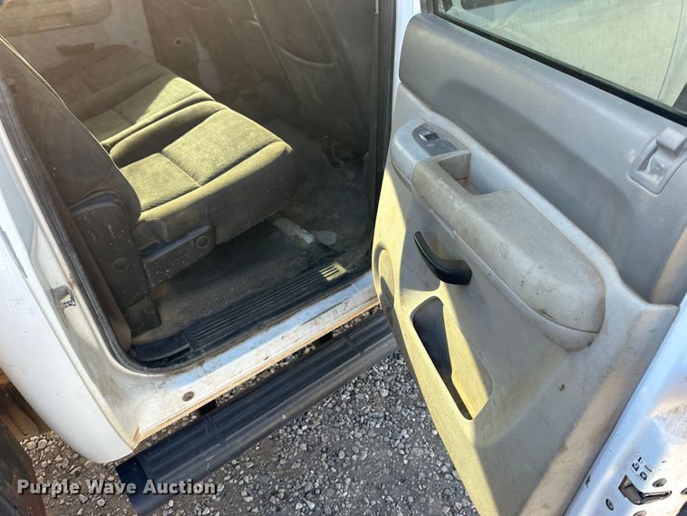 image for item JD9678 2013 Chevrolet Silverado 2500HD  Crew Cab flatbed truck