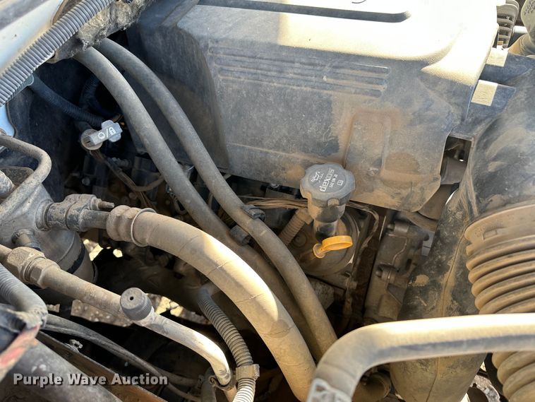 image for item JD9678 2013 Chevrolet Silverado 2500HD  Crew Cab flatbed truck