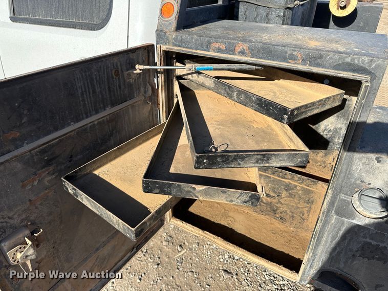 image for item JD9678 2013 Chevrolet Silverado 2500HD  Crew Cab flatbed truck