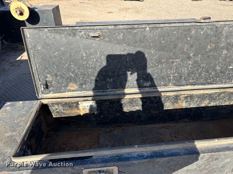 image for item JD9678 2013 Chevrolet Silverado 2500HD  Crew Cab flatbed truck