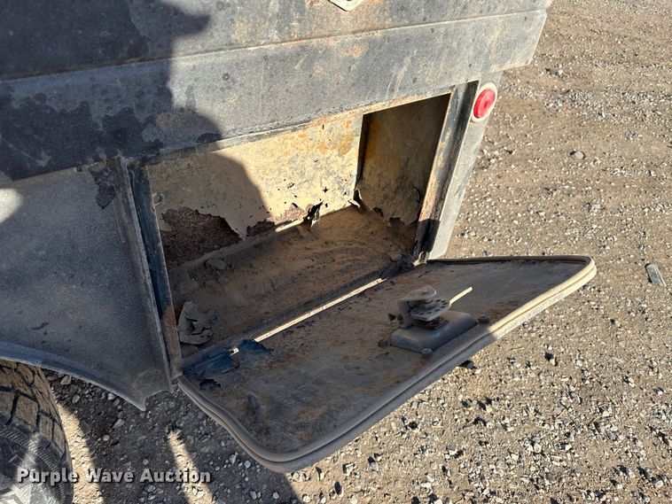 image for item JD9678 2013 Chevrolet Silverado 2500HD  Crew Cab flatbed truck