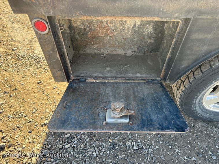 image for item JD9678 2013 Chevrolet Silverado 2500HD  Crew Cab flatbed truck