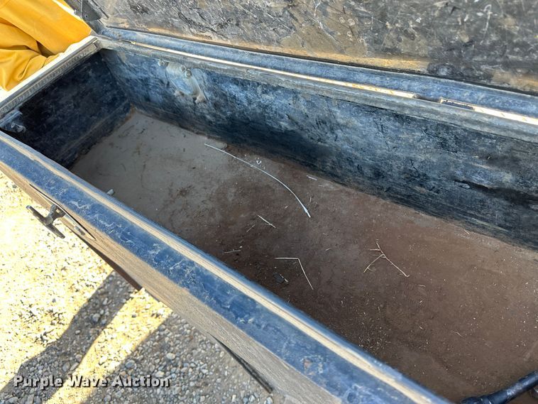 image for item JD9678 2013 Chevrolet Silverado 2500HD  Crew Cab flatbed truck