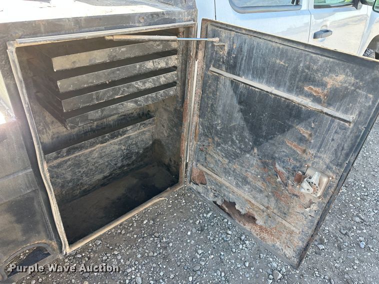 image for item JD9678 2013 Chevrolet Silverado 2500HD  Crew Cab flatbed truck