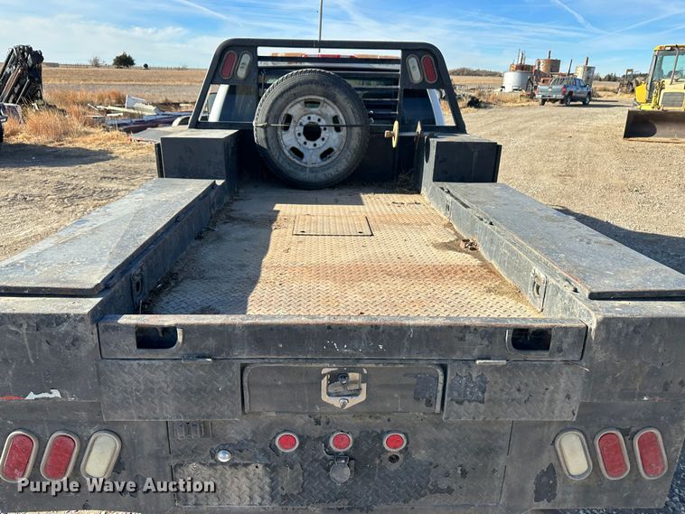 image for item JD9678 2013 Chevrolet Silverado 2500HD  Crew Cab flatbed truck