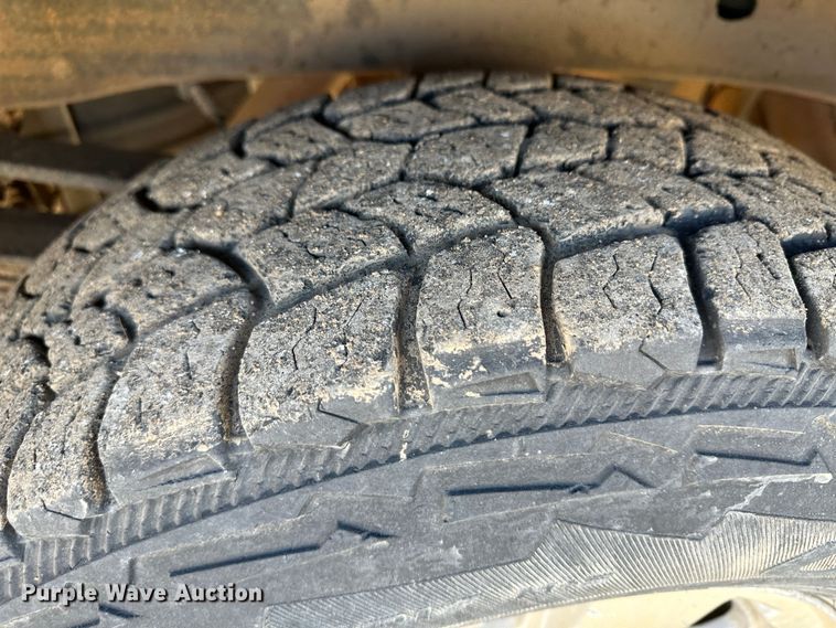 image for item JD9678 2013 Chevrolet Silverado 2500HD  Crew Cab flatbed truck